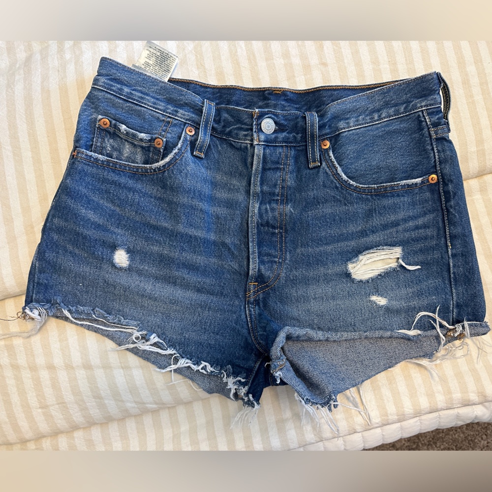 501 levi cutoff shorts